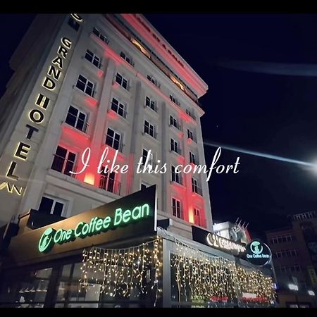 Grand Hotel Van Bagian luar foto