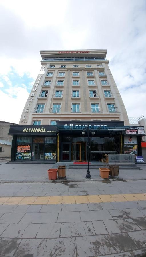 Grand Hotel Van Bagian luar foto