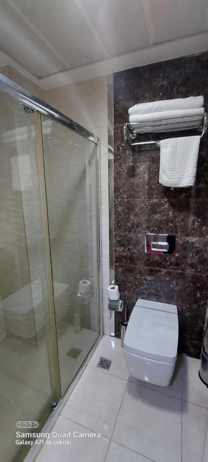 Grand Hotel Van Bagian luar foto